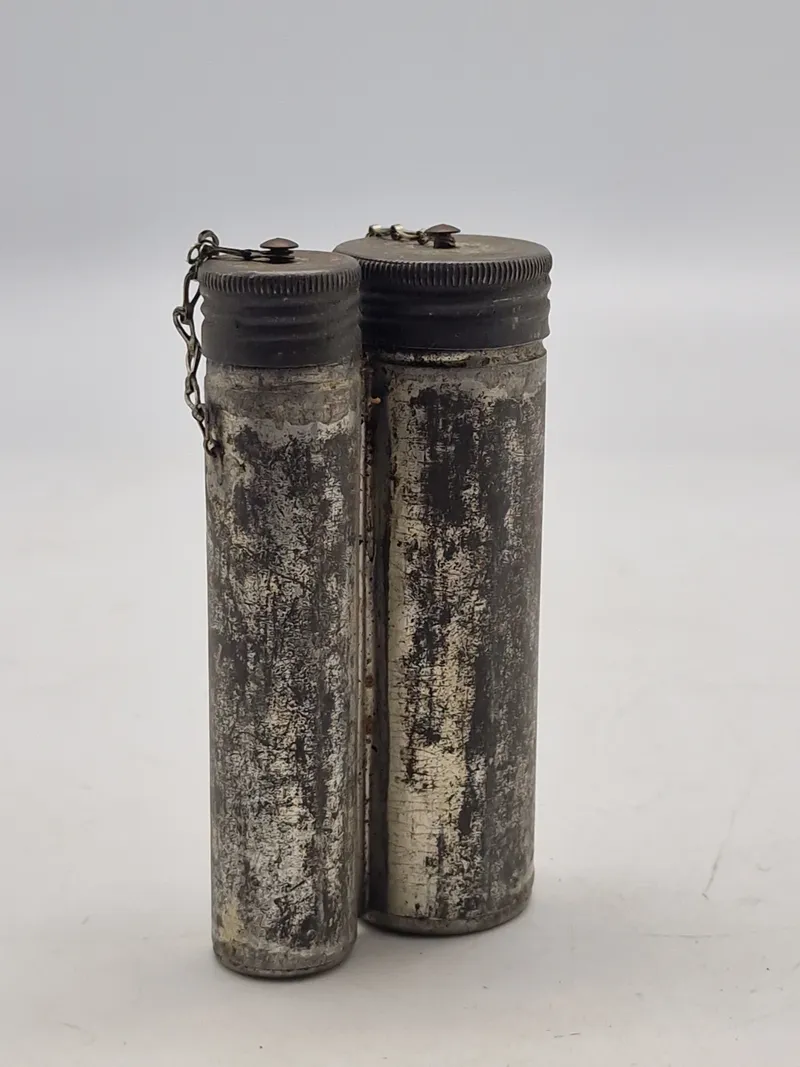 Original olieflaske for svensk Mauser M/96 - anvendt af den danske brigade