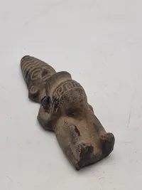 Original Pre-Colombian figur med reperation