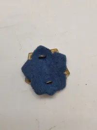 Samling skydemærker og massivt baretmærke