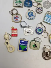 Samling reklame oplukkere og nøgleringe
