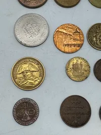 Samling diverse poletter