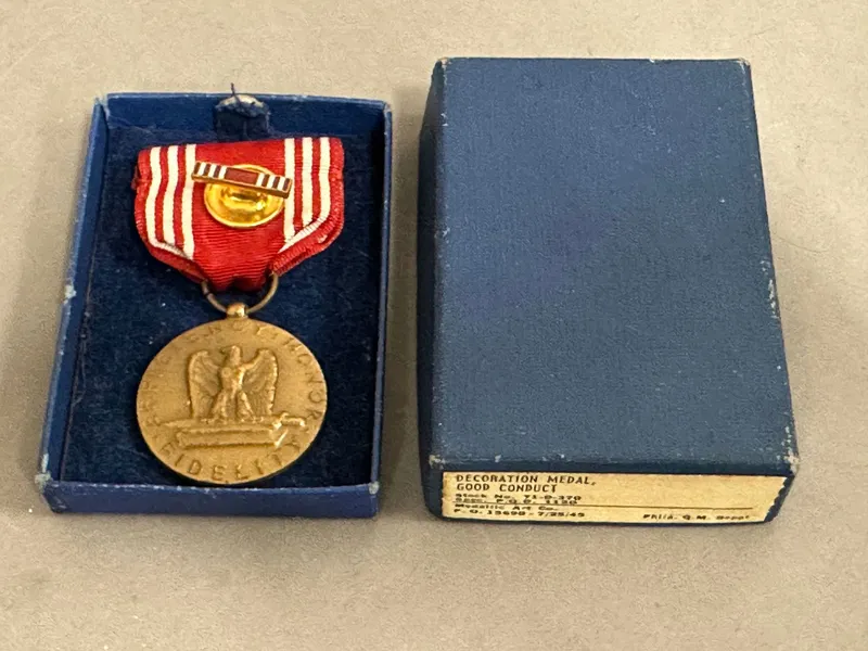 The Good Conduct Medal WW2 i æske
