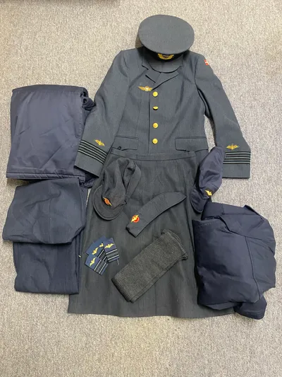 Uniform for kvindelig major i det danske flyvevåben