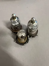 Samling Tyske WW2 Radio rør, godt stemplet Wehrmacht eigentum