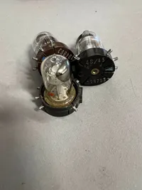 Samling Tyske WW2 Radio rør, godt stemplet Wehrmacht eigentum