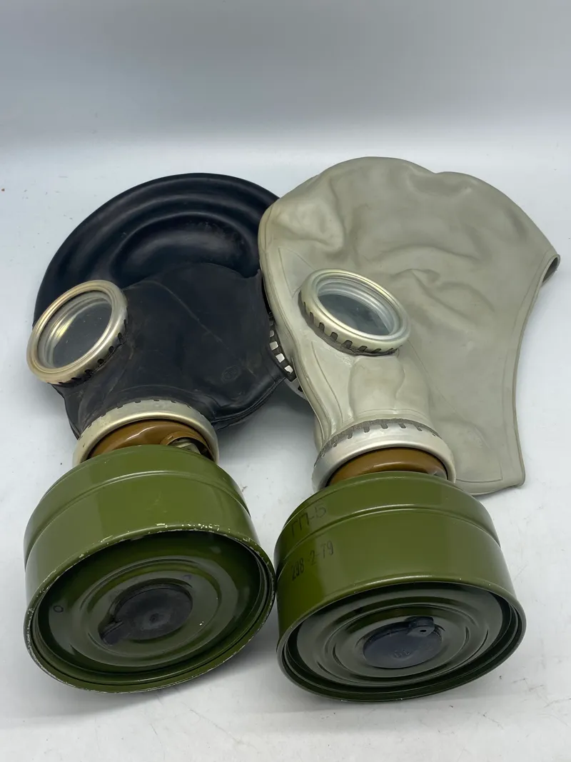 Sæt originale russiske gasmasker