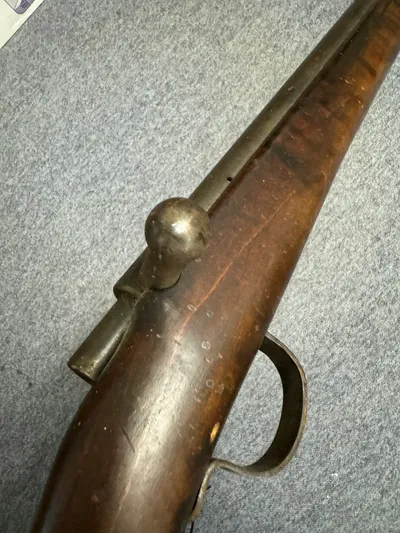 Originalt svensk 1896 bajonet trænings gevær med fjederpåvirket bajonet