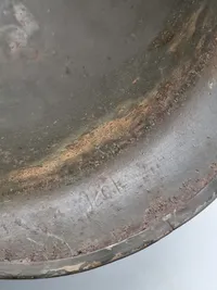 Original amerikansk hjelm - hjelmskal er fra ww2 med frontseam - inderhjelm er senere