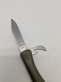 To stk originale HMAK foldeknive - forgængeren for den røde Victorinox