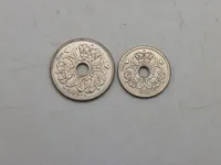 To stk danske prøve mønter, 1 krone og 2 krone (bemærk de er præget “prøve”)