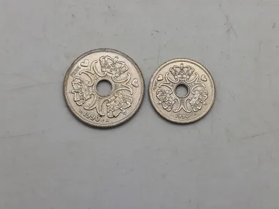To stk danske prøve mønter, 1 krone og 2 krone (bemærk de er præget “prøve”)