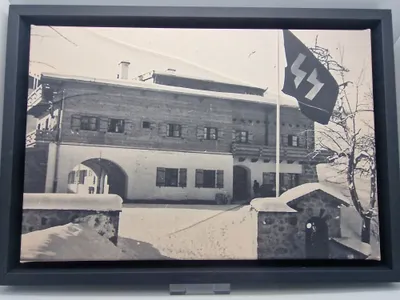 Foto genoptryk SS kaserne Berghoff