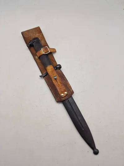 Original svensk model 1896 bajonet med frø