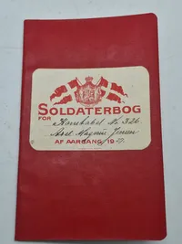 Original dansk soldater bog komplet med hundetegn mm.