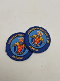Samling militære stofmærker