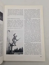 Brigaden bog med originalt foto