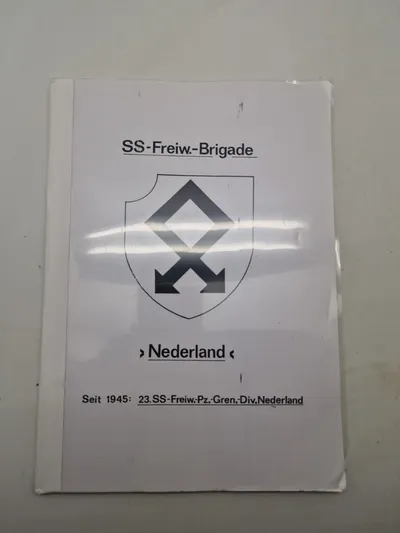 Sjældent hæfte om SS historie