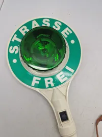 Originalt tysk stopskilt med lys fra brandvæsnet - virker, men mangler en pære