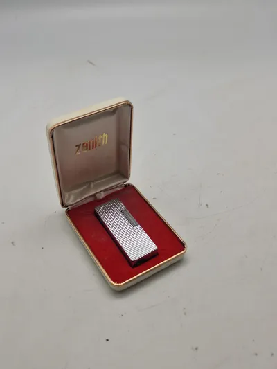 Zenith lighter med æske