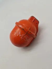 Original dansk M/54 vægtgranat til simulering af kast med håndgranat