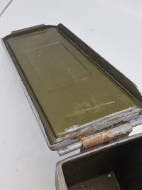 Original ww2 ammunitionskasse - senere anvendt til håndgranater i det danske forsvar