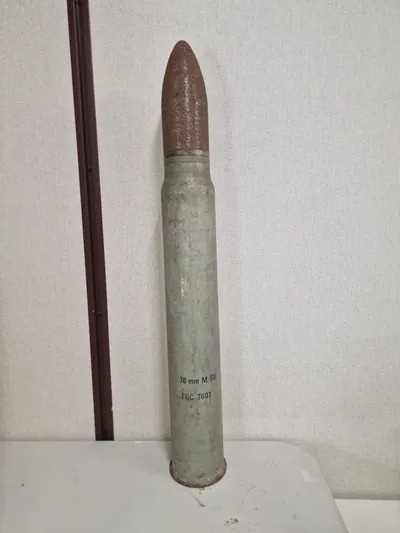 Original 76 mm M/60 med dummy projektil ( skal hentes i Vordingborg )