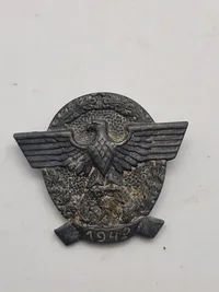 Original Tysk WW2 nål - Police 1942 Donation
