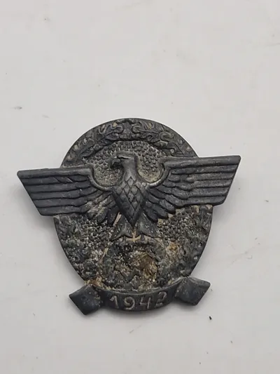 Original Tysk WW2 nål - Police 1942 Donation