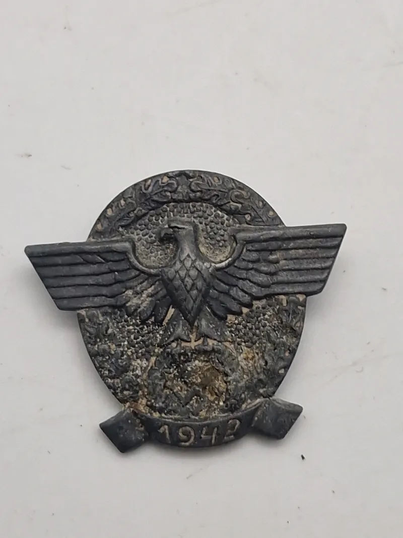 Original Tysk WW2 nål - Police 1942 Donation