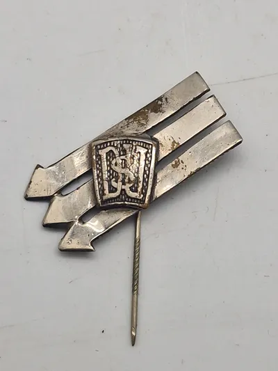Sjælden original tidlig DSU nål (DSU begyndte i de tidlige 30’ere at anvende 3 pile mærket som kamptegn i mod nazismen