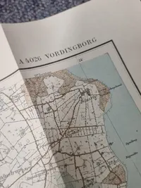 Original Madsen bog med dedikation fra forfatteren 1938 på Tysk