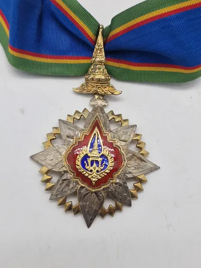 Thailand: The Most Noble Order of the Crown of Thailand, 2nd / 3rd Class, Knight Commander / Commander's Grade, neck badge, silver, silver-gilt and enamel.