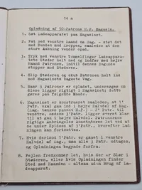 Originalt instruktionsbog for 9 mm maskinpistol (Suomi) - Dansk Industri Syndikat