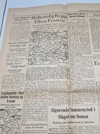 To originale eks. af den nazistiske avis “Fædrelandet”