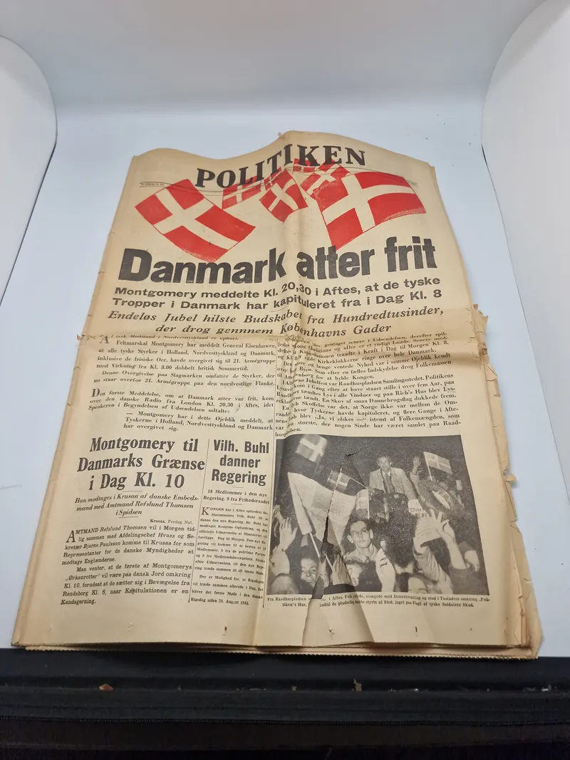 Original avis med friheds budskabet fra 1945