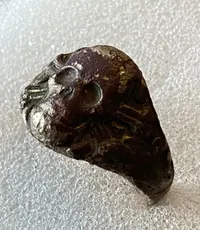 Original tysk “kantinering/dødningehoved ring” - jordfund fra østfronten