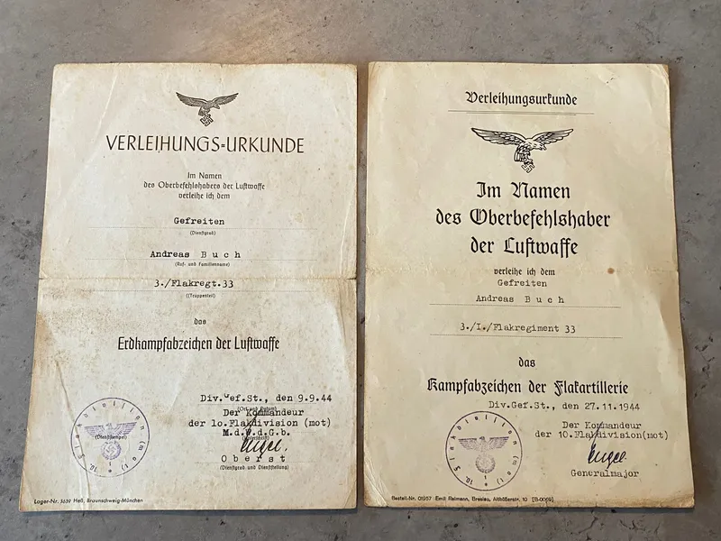 To originale Luftwaffe urkunder givet til dansker i tysk tjeneste (Andreas Buch)