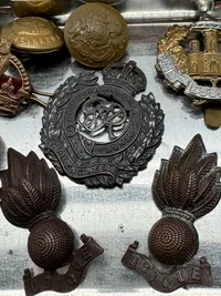 Samling originale Engelske WW2 regimentsmærker