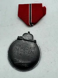 Original Tysk WW2 Østfront medalje, knækket øje
