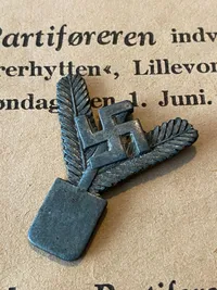 Ekstremt sjældent originalt lot fra Landsarbejdstjenesten (DNSAP) - artikel og LAT hueemblem