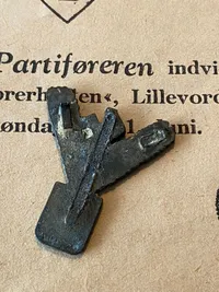 Ekstremt sjældent originalt lot fra Landsarbejdstjenesten (DNSAP) - artikel og LAT hueemblem