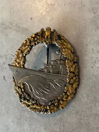 Kriegsmarine Zerstöhrerabzeichen - veludført Postwar
