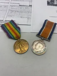 Originalt medalje lot fra falden ww1 soldat - medaljer er navngivne, og der medfølger research på manden