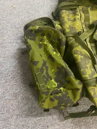 Original “sej” rygsæk fra det danske forsvar, med en sidetaske