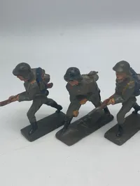 Originale tyske linoliumsfigurer - stand varierer!