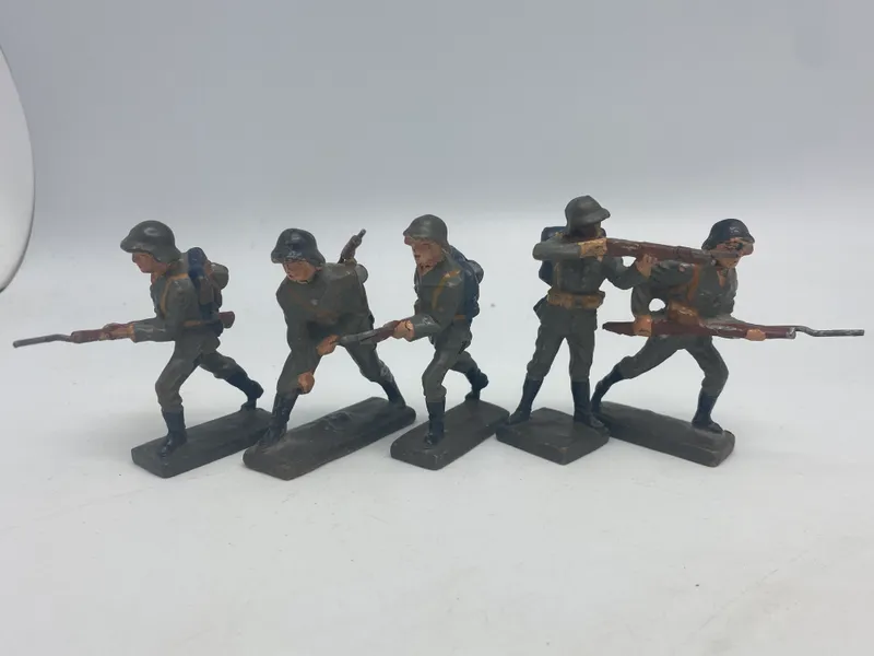 Originale tyske linoliumsfigurer - stand varierer!