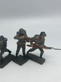Originale tyske linoliumsfigurer - stand varierer!