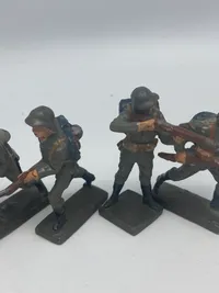 Originale tyske linoliumsfigurer - stand varierer!