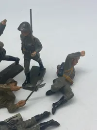 Originale tyske linoliumsfigurer - stand varierer!