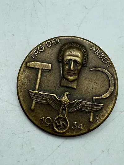 Originalt Tysk Dagsmærke 1934